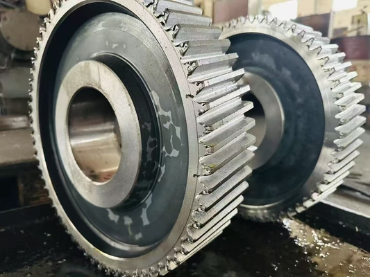 Bánh răng xe tải thủ công chuyên nghiệp và công nghiệp với Xử lý nhiệt Tẩm thấm cacbon tôi cứng - Độ cứng 45 HRC