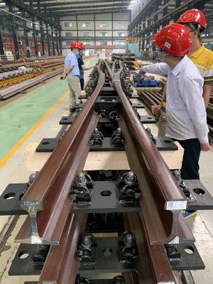 Đường ray thép nặng U71Mn 43kg cho đường sắt