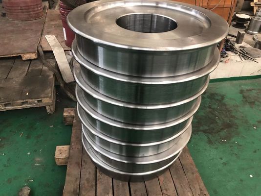 Bánh xe đường sắt rèn bằng thép nóng 12 inch 4140 Vật liệu 490 Hb Độ cứng